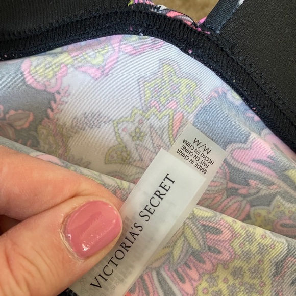 Victoria’s Secret Tankini Top - Picture 4 of 4